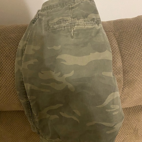 Men’s shorts - Picture 2 of 2